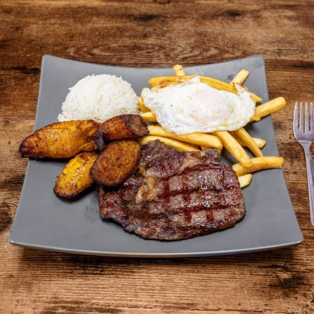 Bistec a lo Pobre.